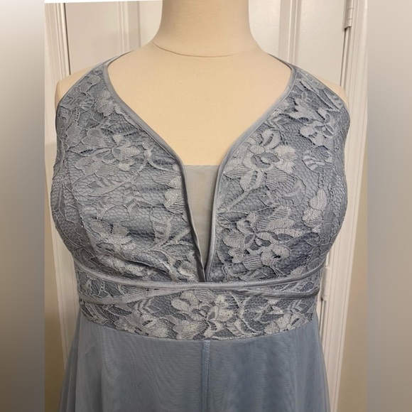 Plus Dress 🩵 - Picture 2 of 5